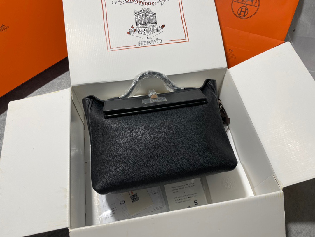 Hermes Kelly 2424 29cm Handbag in Black Clemence Leather